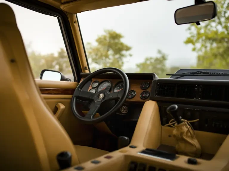 1988 Lamborghini LM002 - Image 11 of 31