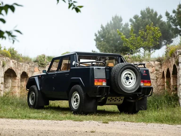 1988 Lamborghini LM002 - Image 3 of 31