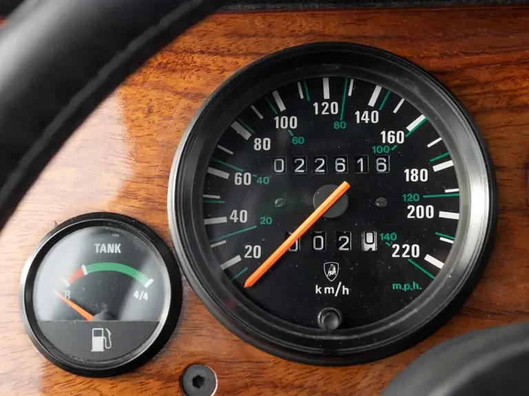 1988 Lamborghini LM002 - Image 12 of 31
