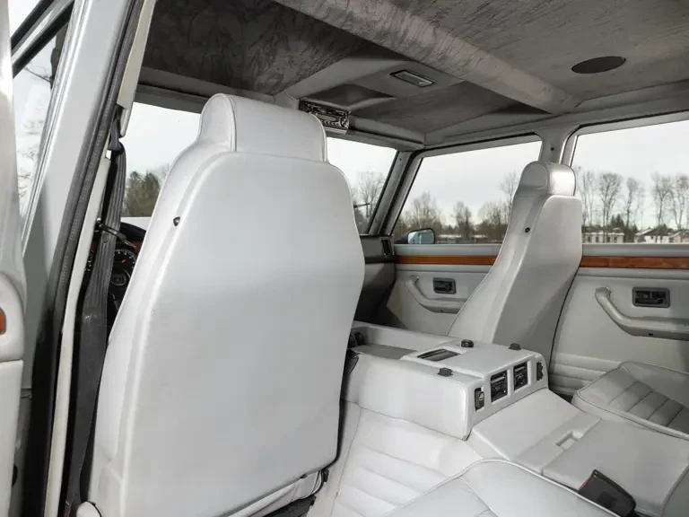 1988 Lamborghini LM002 - Image 21 of 31