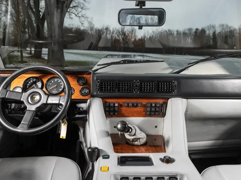 1988 Lamborghini LM002 - Image 10 of 31
