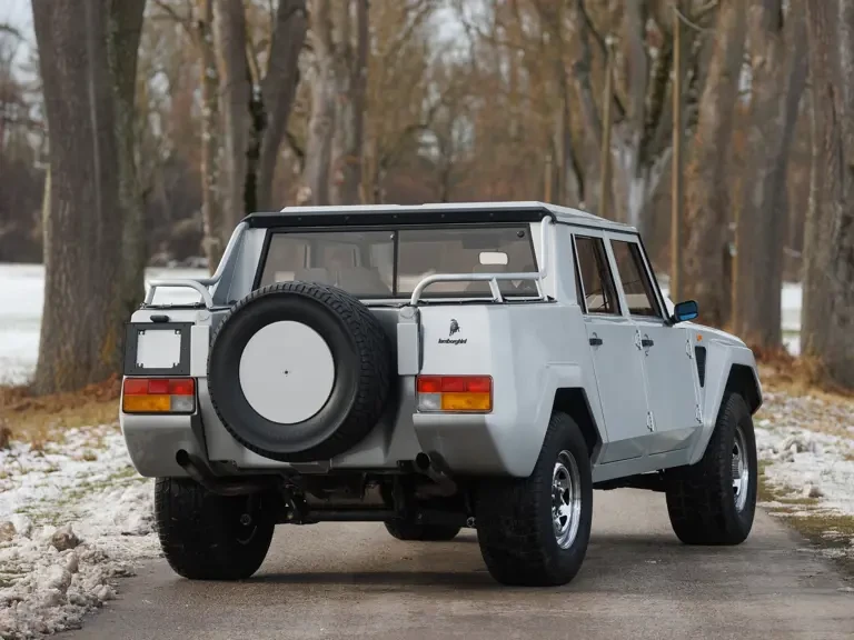 1988 Lamborghini LM002 - Image 3 of 31