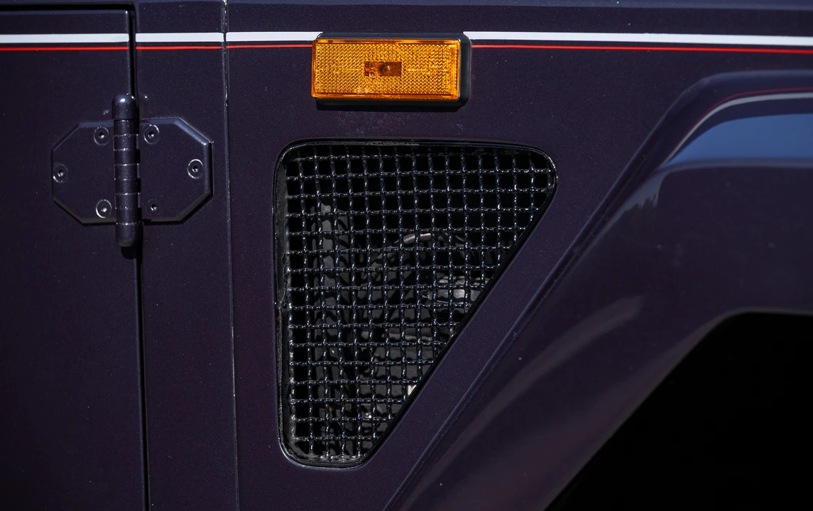 1988 Lamborghini LM002 - Image 23 of 24