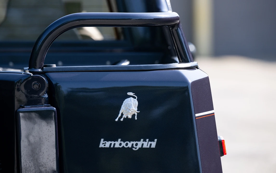 1988 Lamborghini LM002 - Image 15 of 24