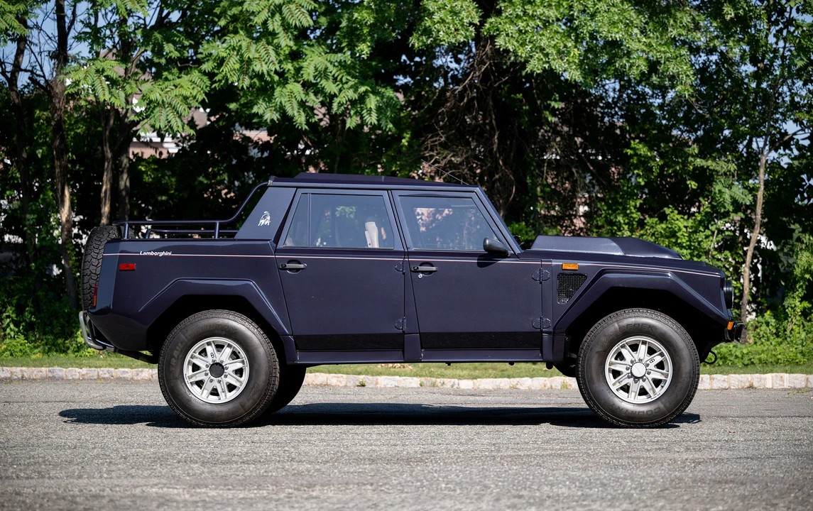 1988 Lamborghini LM002 - Image 2 of 24
