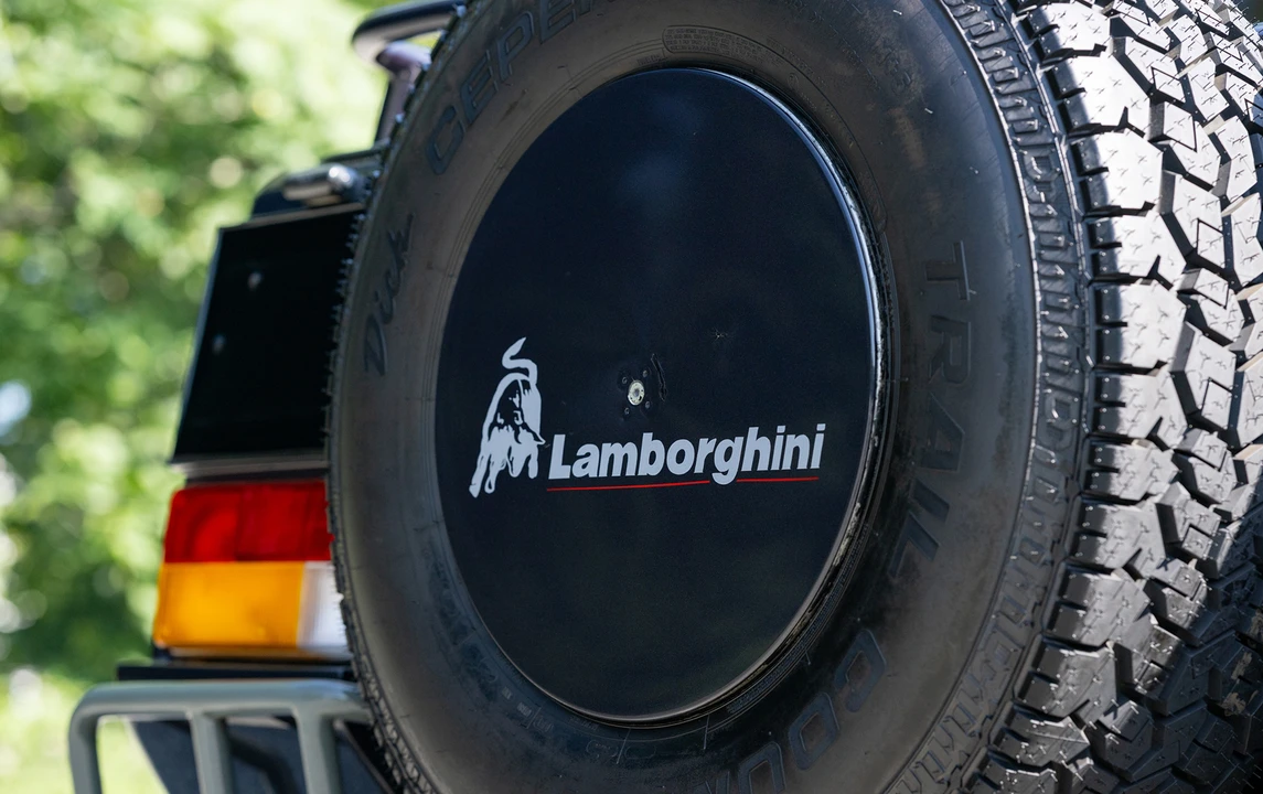 1988 Lamborghini LM002 - Image 16 of 24