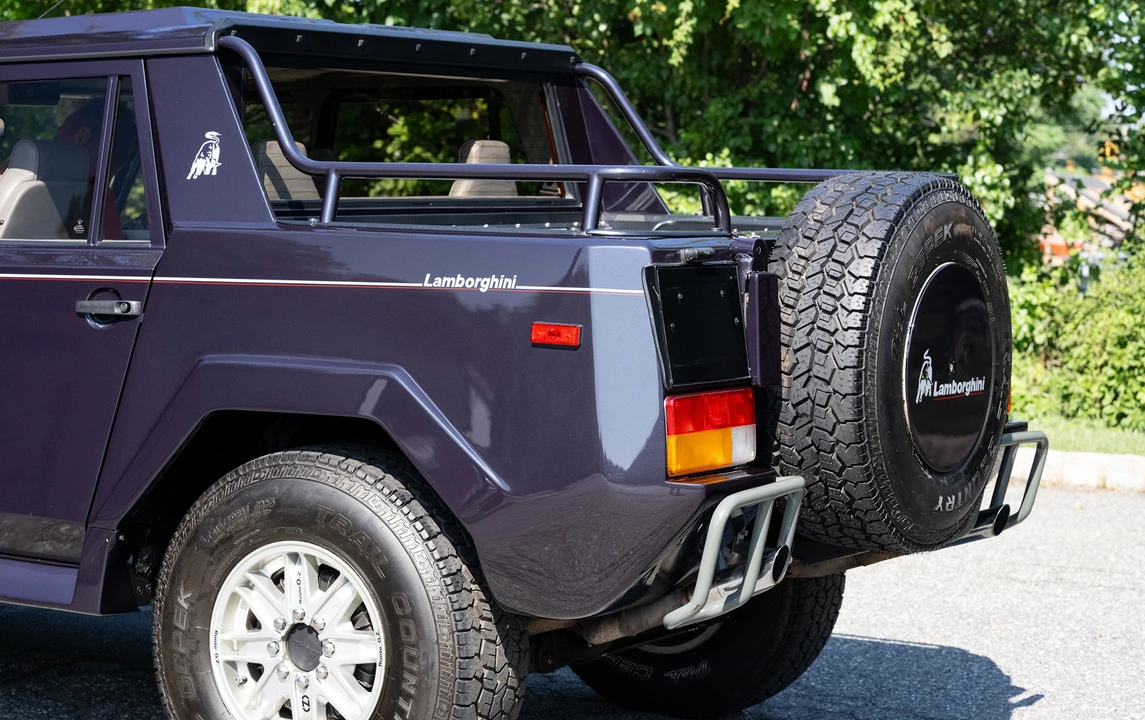 1988 Lamborghini LM002 - Image 13 of 24