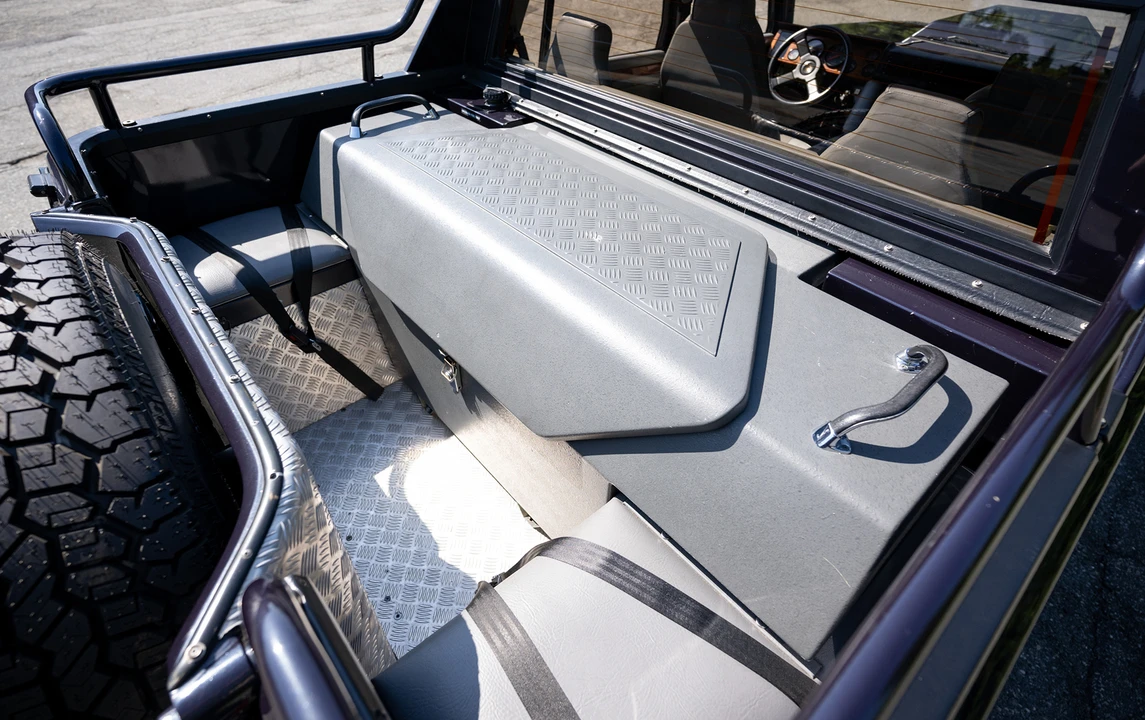 1988 Lamborghini LM002 - Image 18 of 24