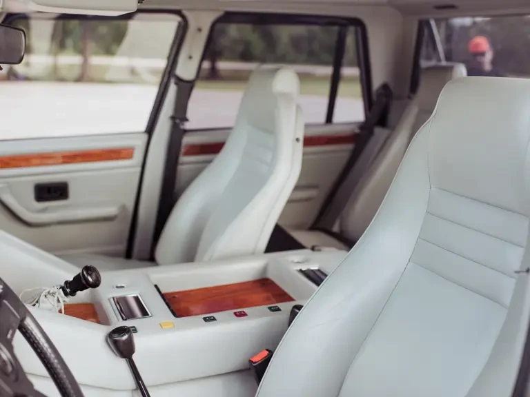 1988 Lamborghini LM002 - Image 13 of 27