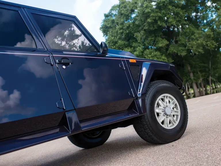 1988 Lamborghini LM002 - Image 17 of 27