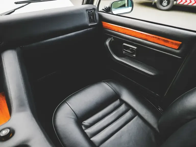 1988 Lamborghini LM002 - Image 13 of 31