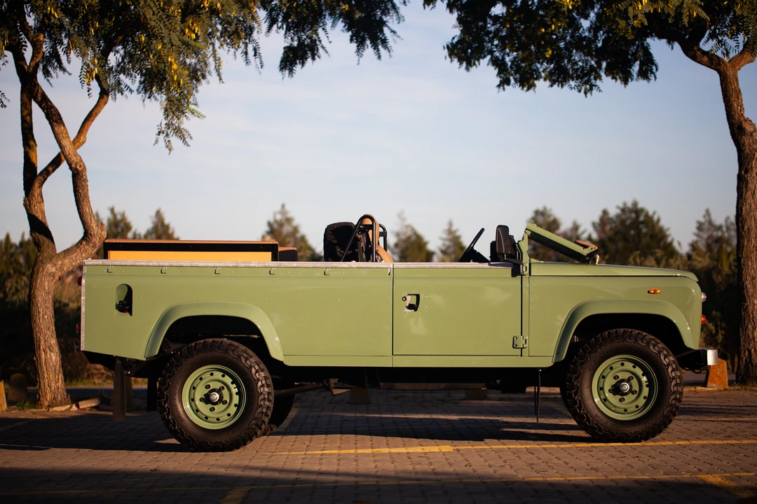 1988 Land Rover Defender 110 - Image 4 of 31