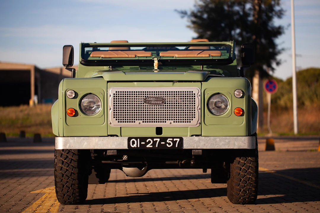 1988 Land Rover Defender 110 - Image 2 of 31