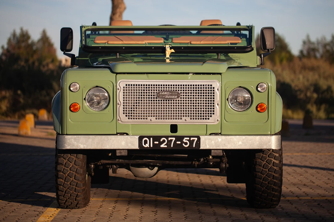 1988 Land Rover Defender 110 - Image 16 of 31