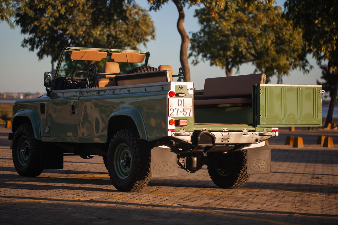 1988 Land Rover Defender 110 - Image 7 of 31