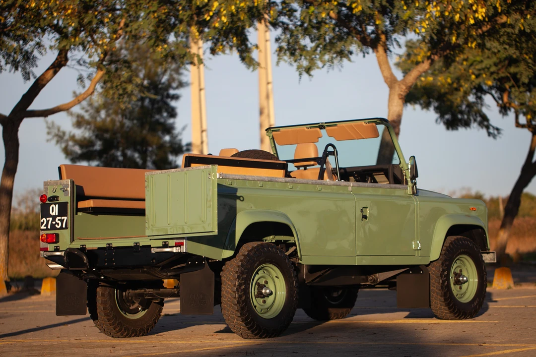 1988 Land Rover Defender 110 - Image 5 of 31