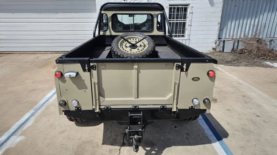 1988 Land Rover Defender 110 - Image 5 of 12
