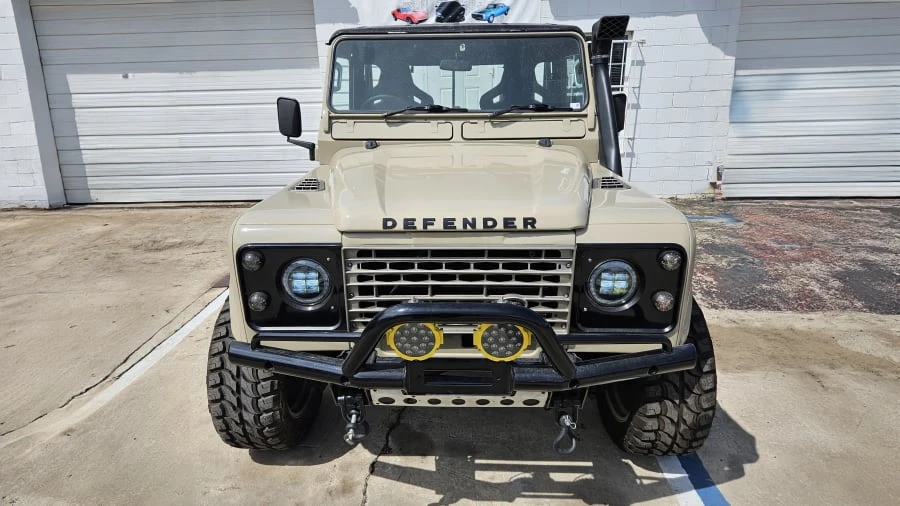 1988 Land Rover Defender 110 - Image 4 of 12