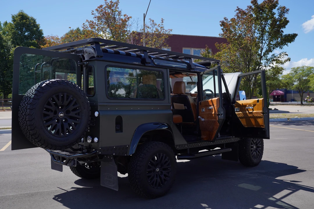 1988 Land Rover Defender 110 - Image 17 of 31