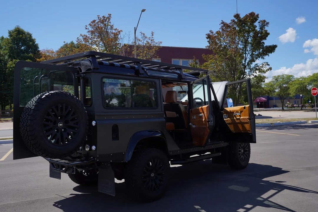 1988 Land Rover Defender 110 - Image 16 of 31