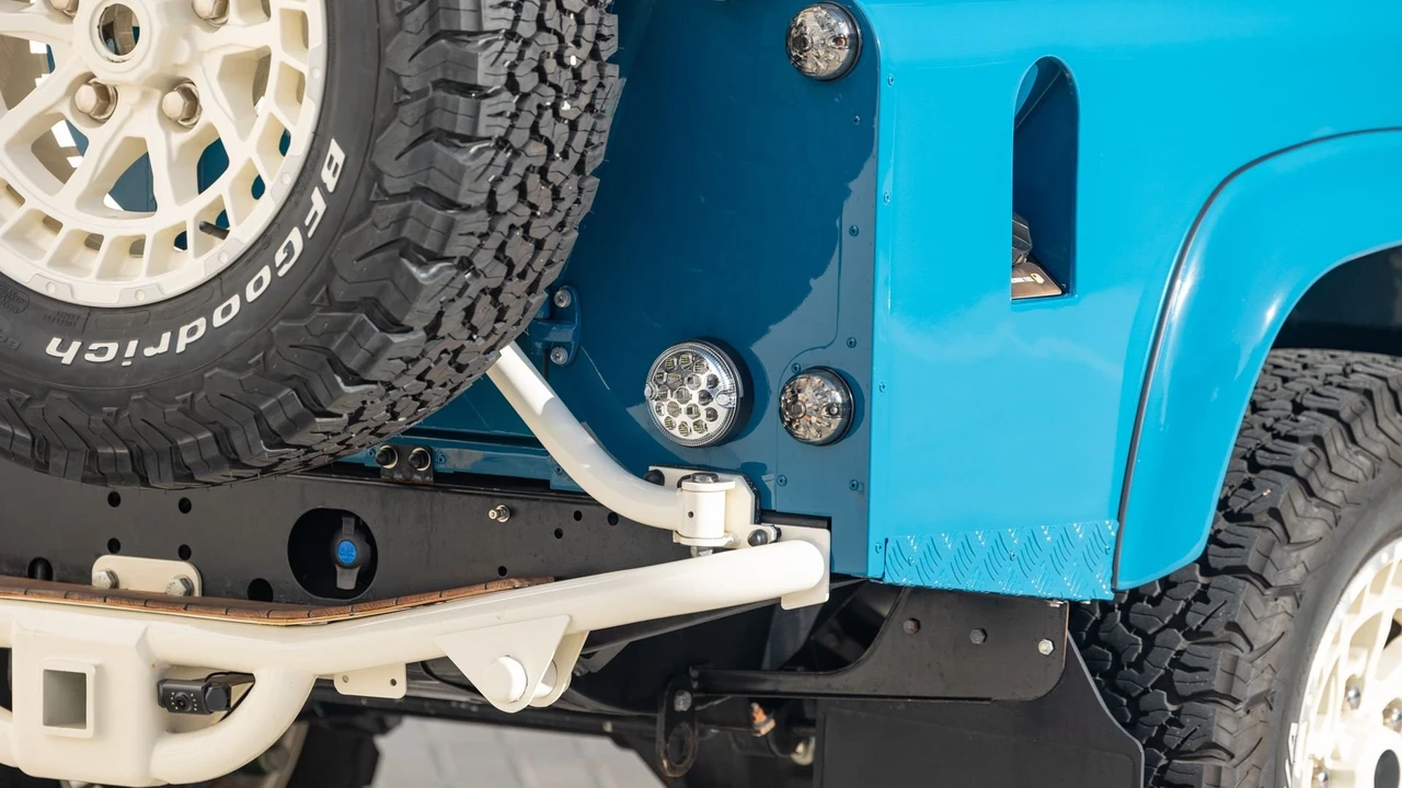 1988 Land Rover Defender 110 - Image 21 of 31