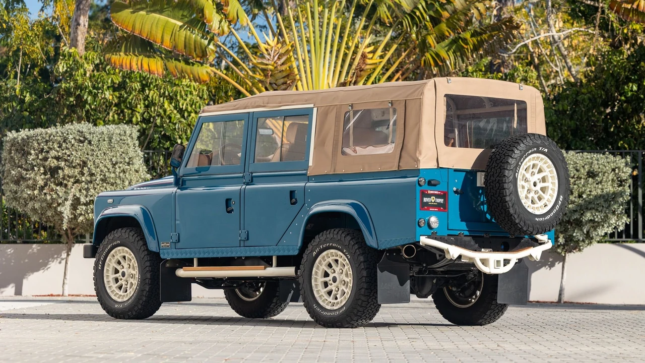 1988 Land Rover Defender 110 - Image 14 of 31