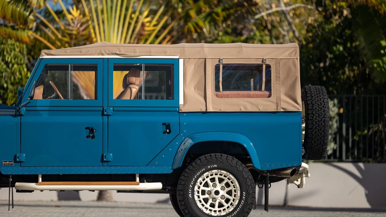 1988 Land Rover Defender 110 - Image 16 of 31