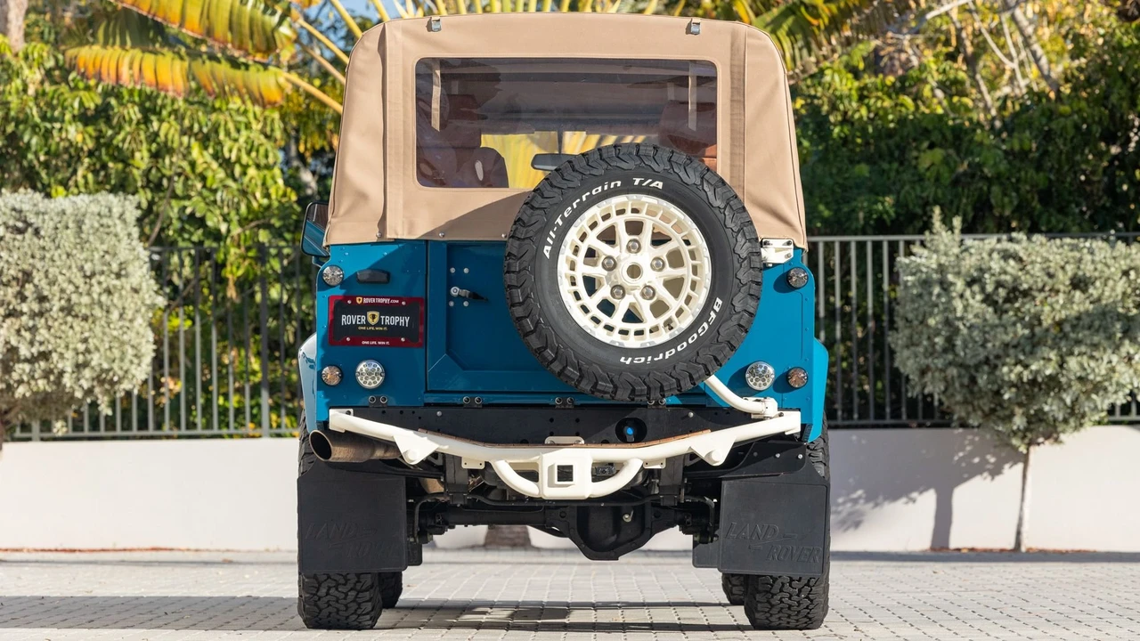 1988 Land Rover Defender 110 - Image 18 of 31