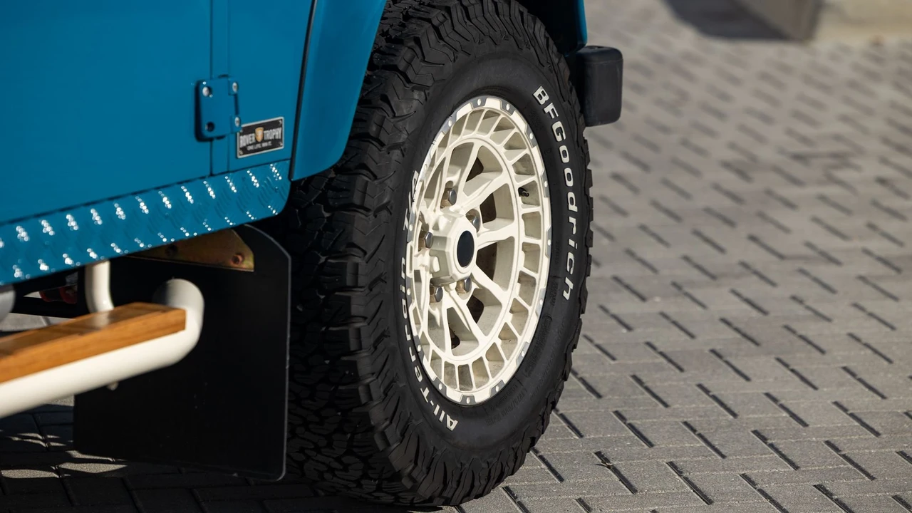 1988 Land Rover Defender 110 - Image 28 of 31