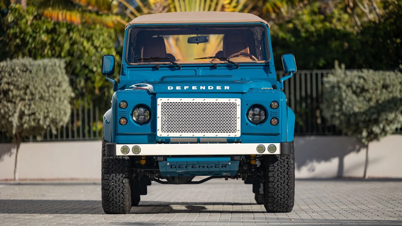 1988 Land Rover Defender 110 - Image 15 of 31