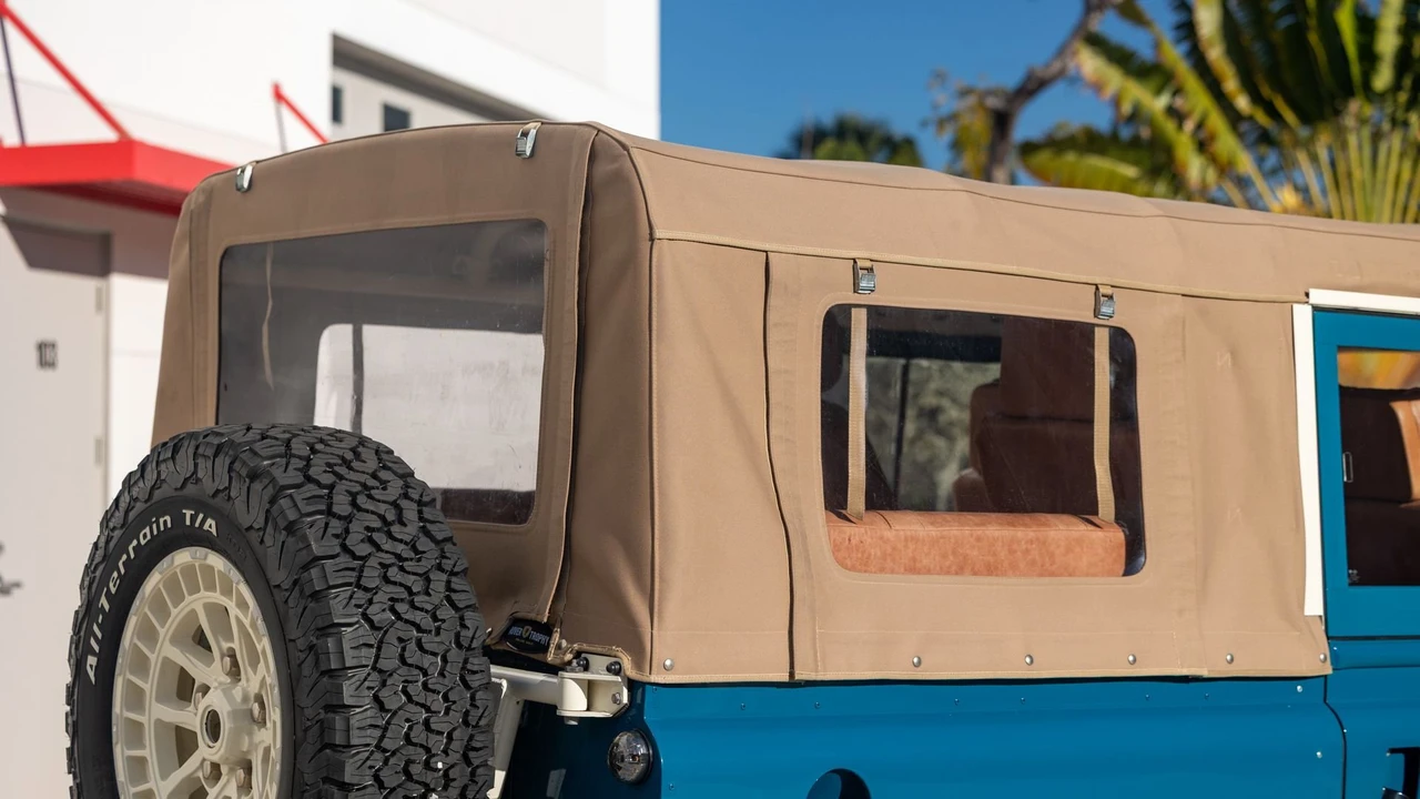 1988 Land Rover Defender 110 - Image 26 of 31