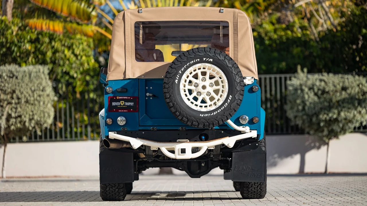 1988 Land Rover Defender 110 - Image 2 of 31