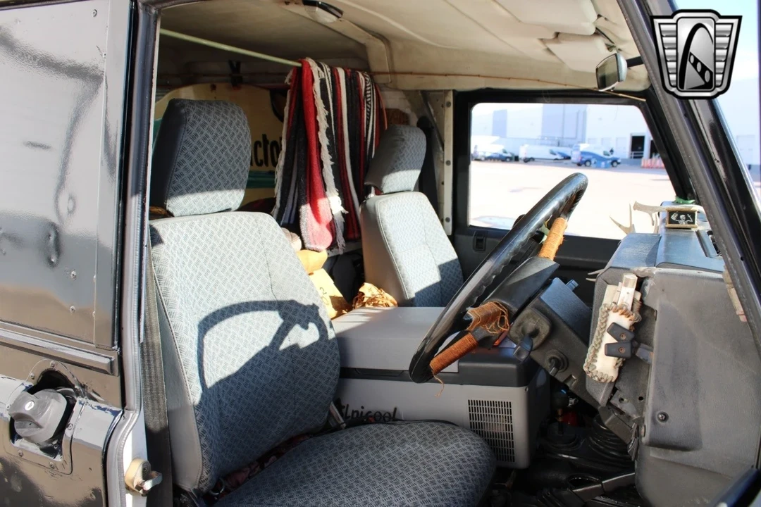 1988 Land Rover Defender 110 - Image 18 of 21