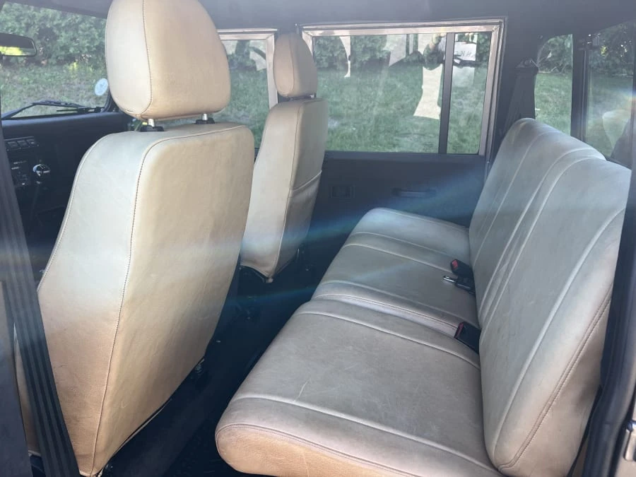 1988 Land Rover Defender 110 - Image 15 of 23