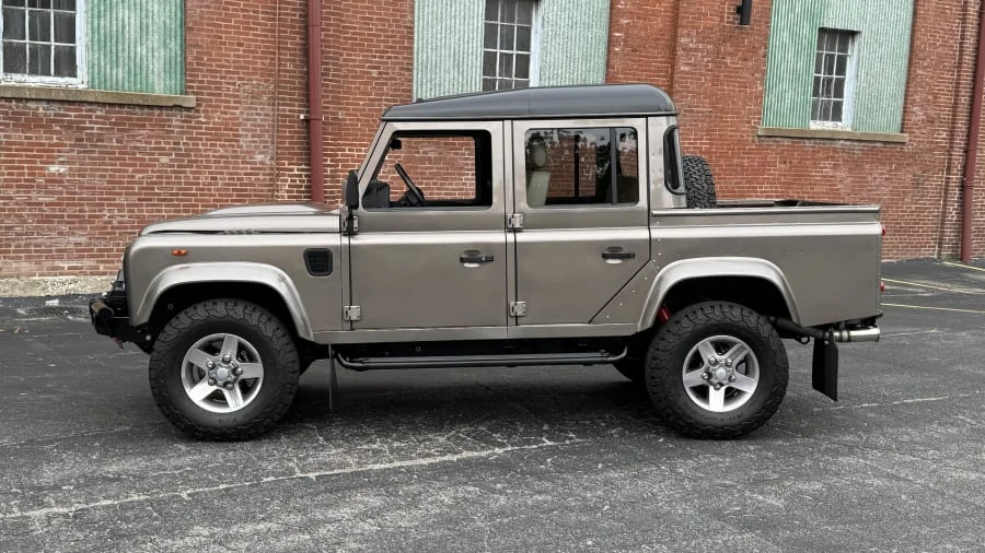 1988 Land Rover Defender 110 - Image 2 of 31