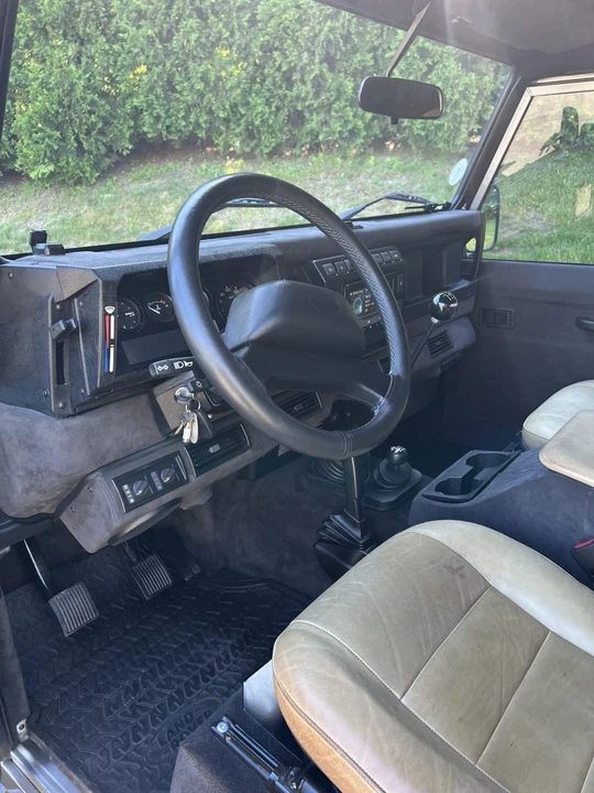1988 Land Rover Defender 110 - Image 17 of 23