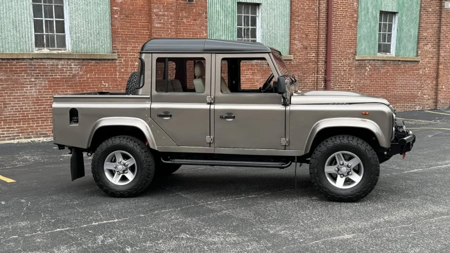 1988 Land Rover Defender 110 - Image 6 of 31