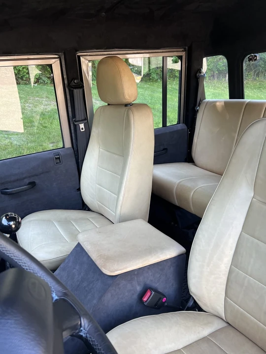 1988 Land Rover Defender 110 - Image 16 of 23