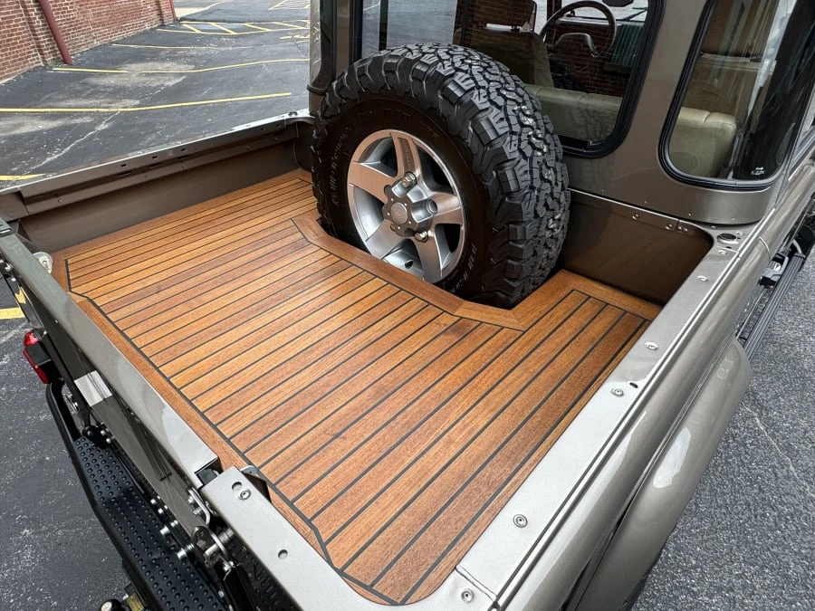1988 Land Rover Defender 110 - Image 29 of 31