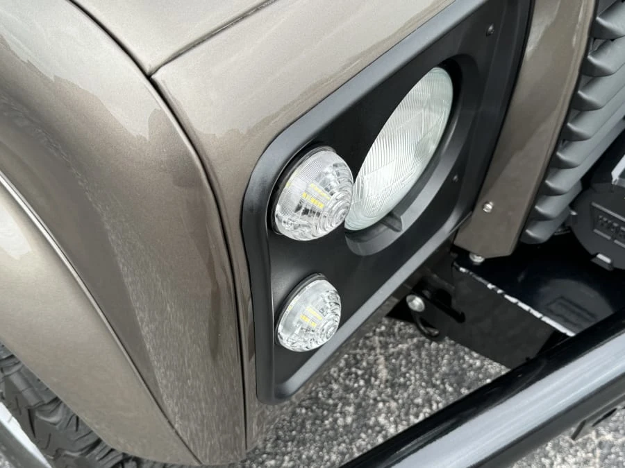 1988 Land Rover Defender 110 - Image 11 of 31