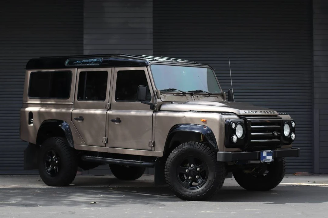 1988 Land Rover Defender 110 - Image 3 of 21