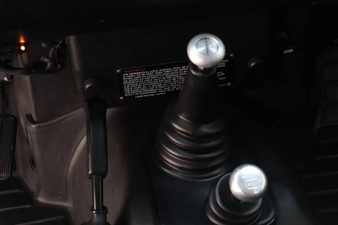 1988 Land Rover Defender 110 - Image 13 of 21