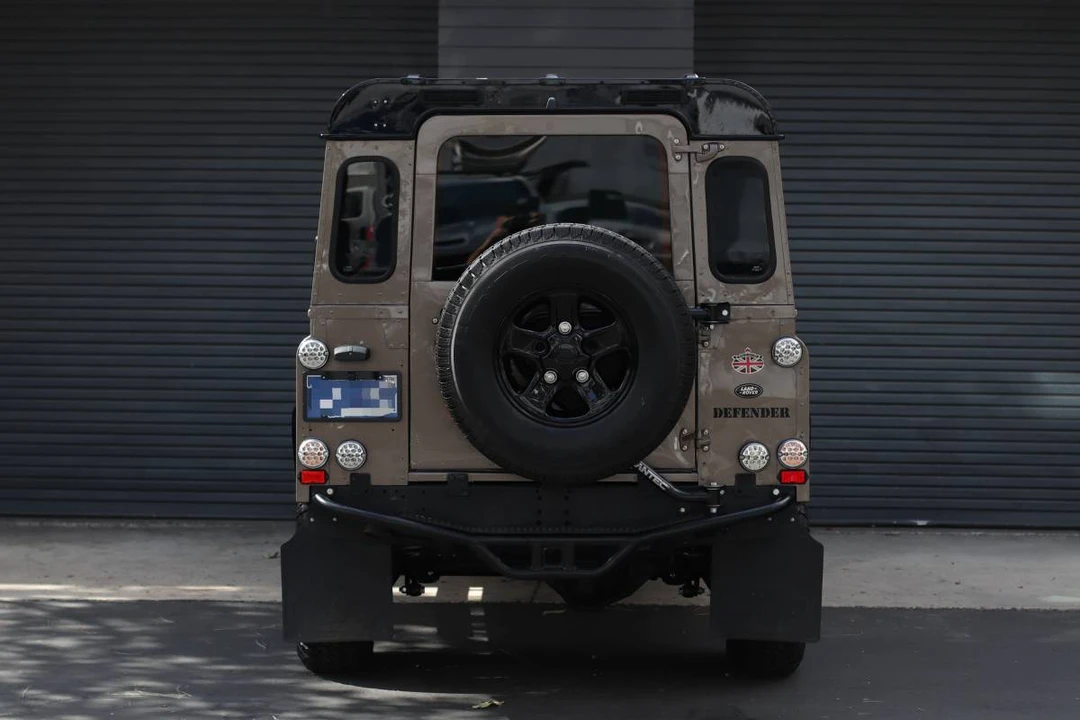 1988 Land Rover Defender 110 - Image 6 of 21