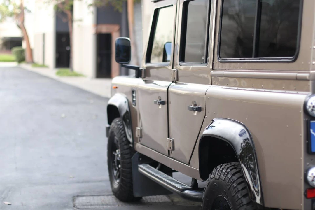 1988 Land Rover Defender 110 - Image 19 of 21