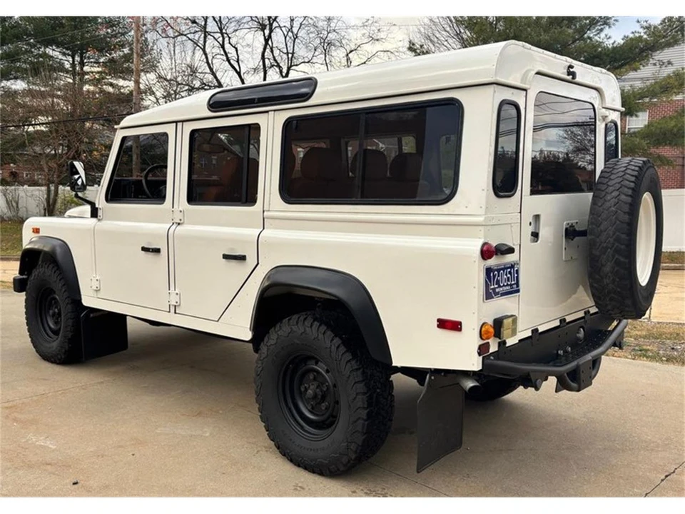 1988 Land Rover Defender 110 - Image 6 of 31