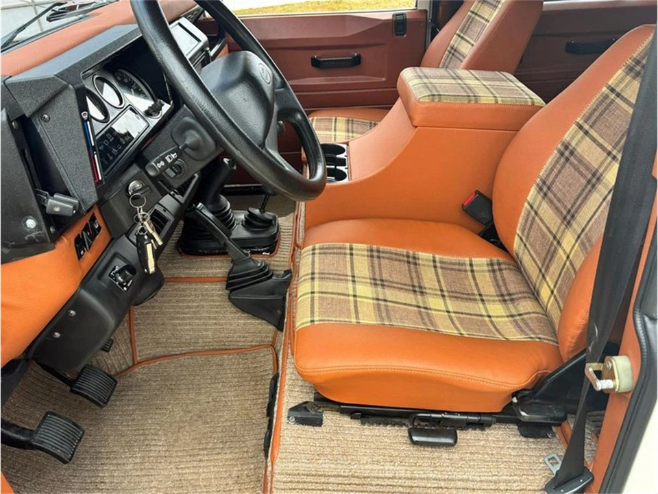 1988 Land Rover Defender 110 - Image 7 of 31