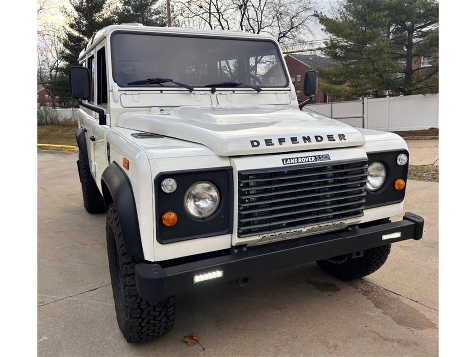 1988 Land Rover Defender 110 - Image 17 of 31