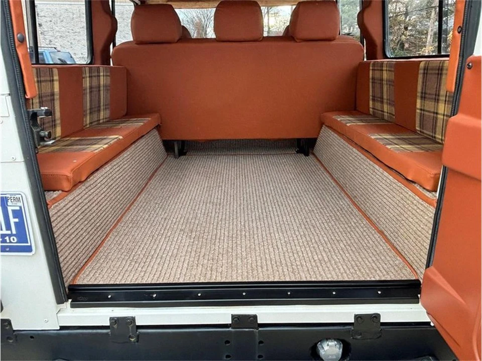 1988 Land Rover Defender 110 - Image 9 of 31