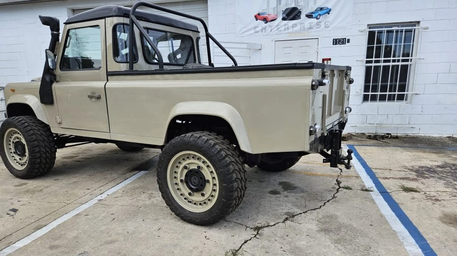 1988 Land Rover Defender 110 - Image 6 of 15