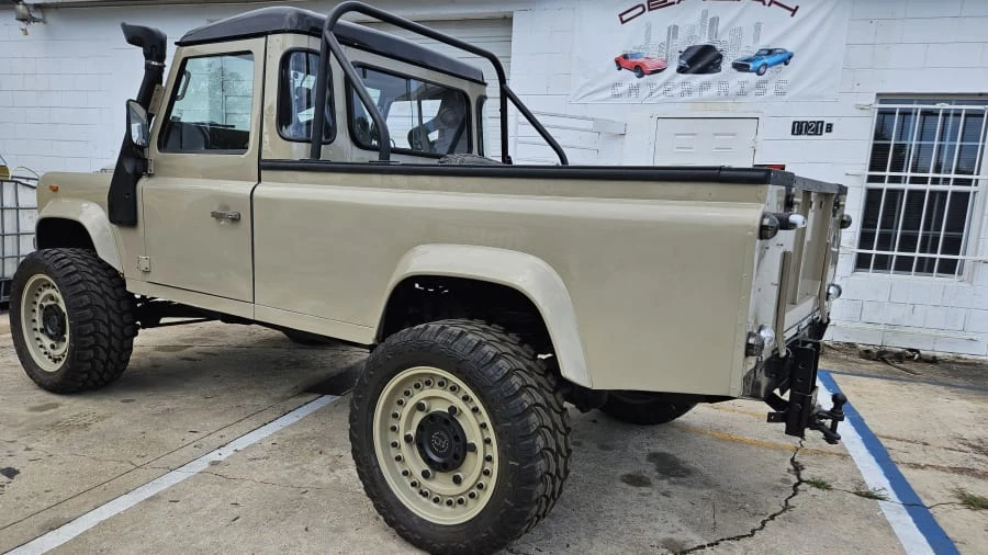 1988 Land Rover Defender 110 - Image 5 of 15